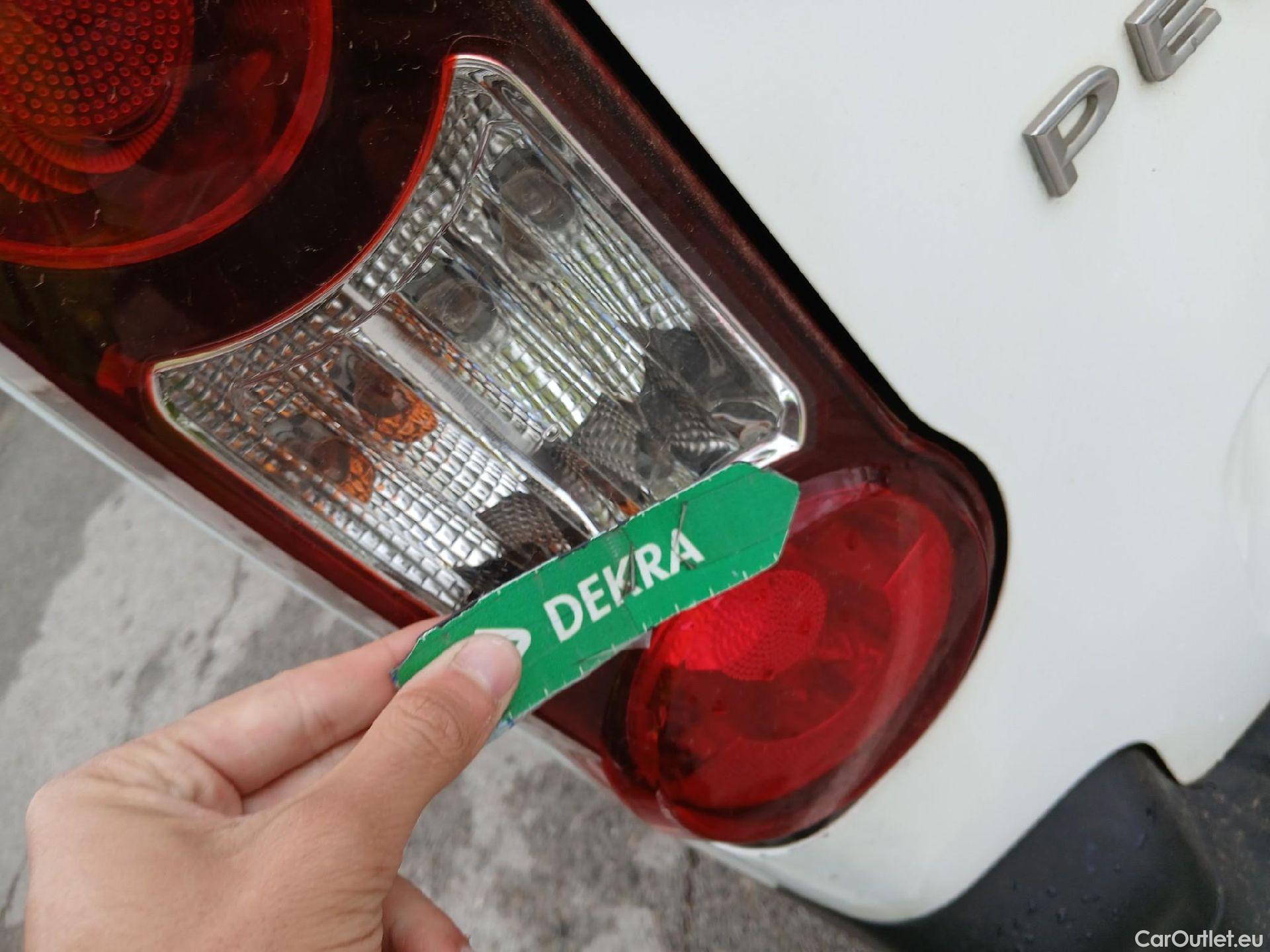  Peugeot  Partner PEUGEOT  / 2015 / 4P / combi TEPEE Access 1.6i 16v 72KW (98CV) #19