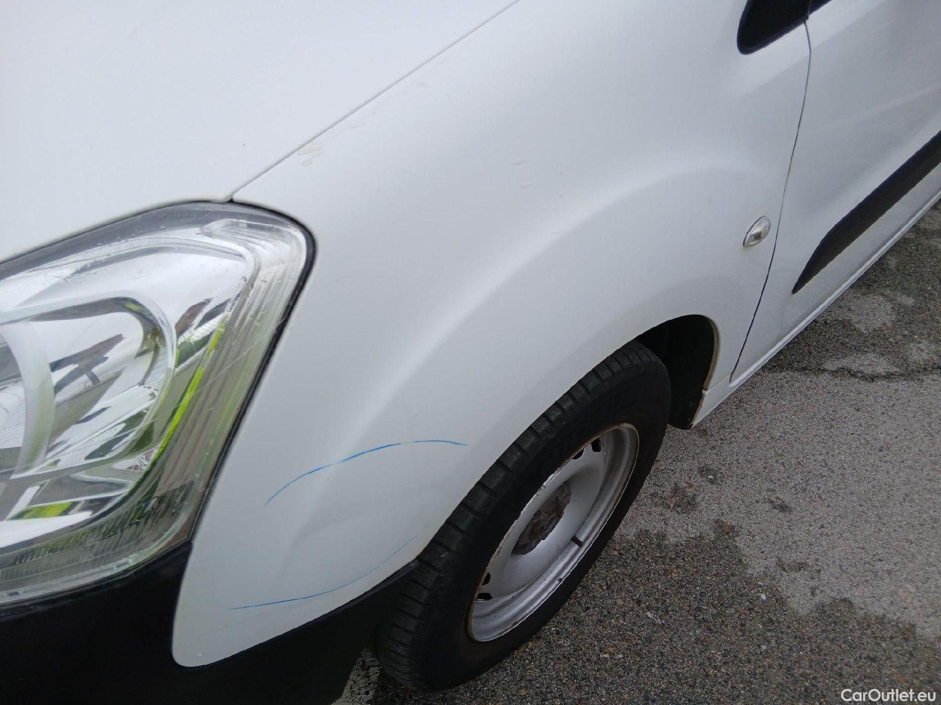  Peugeot  Partner PEUGEOT  / 2015 / 4P / combi TEPEE Access 1.6i 16v 72KW (98CV) #9