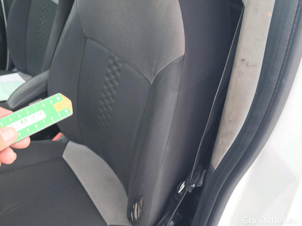  Fiat  Fiorino FIAT  / 2016 / 4P / furgón derivado de turismo Cargo SX N1 1.3 MJet 70 kW (95 CV) #4