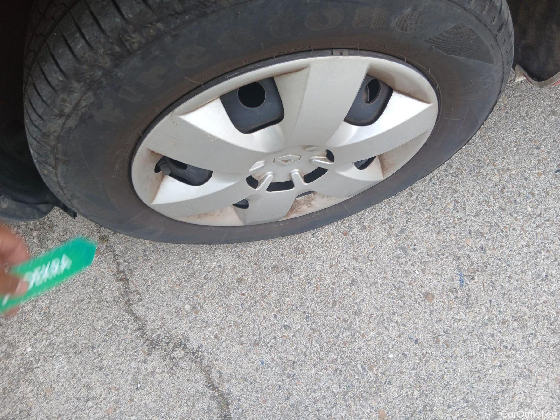  Renault  Kangoo RENAULT  Z.E./2013/3P/furgón derivado de turismo Z.E. #25