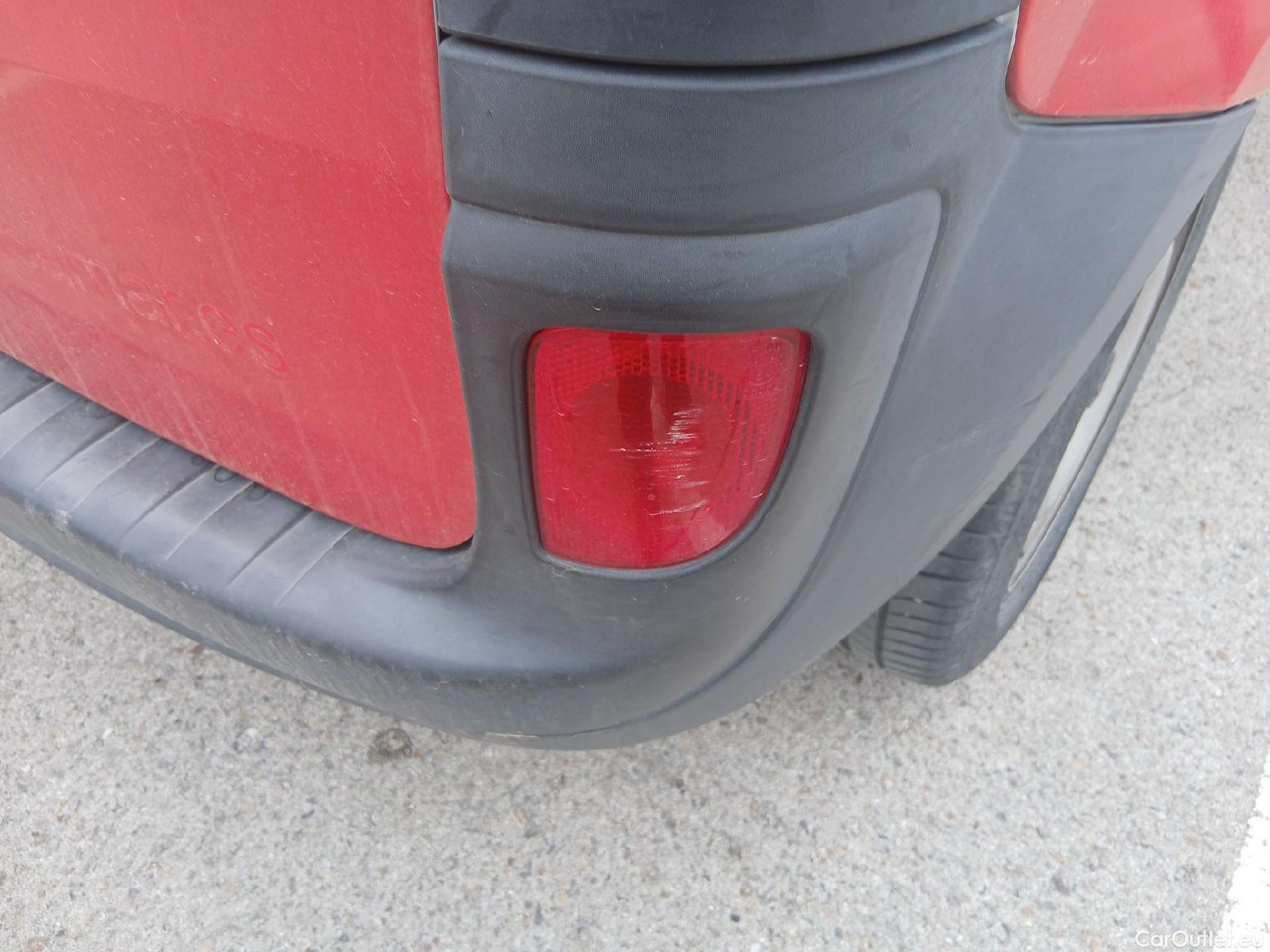  Renault  Kangoo RENAULT  Furgón/2013/3P/furgón derivado de turismo Profesional Blue dCi 70kW (95CV) #31