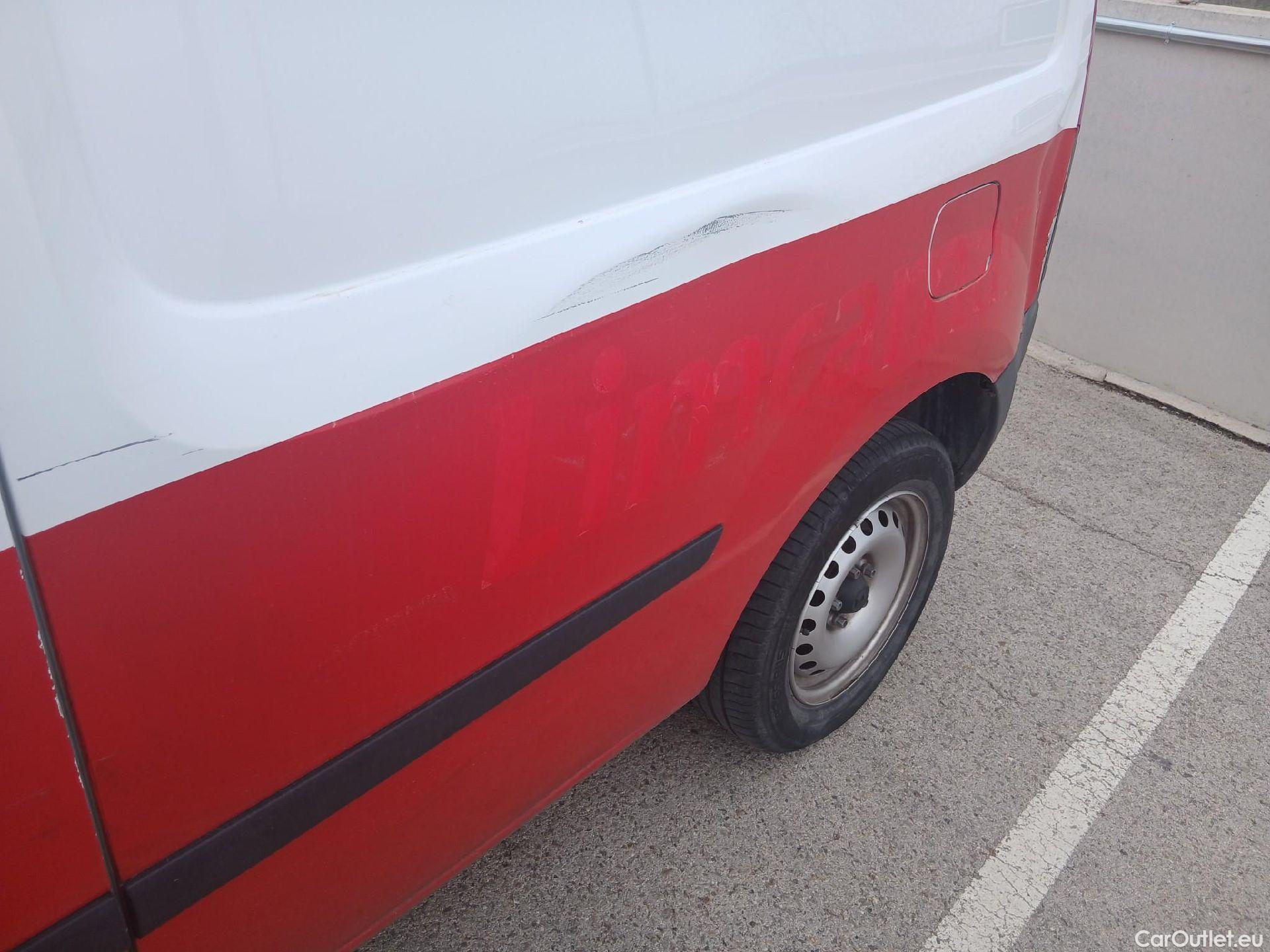  Renault  Kangoo RENAULT  Furgón/2013/3P/furgón derivado de turismo Profesional Blue dCi 70kW (95CV) #22