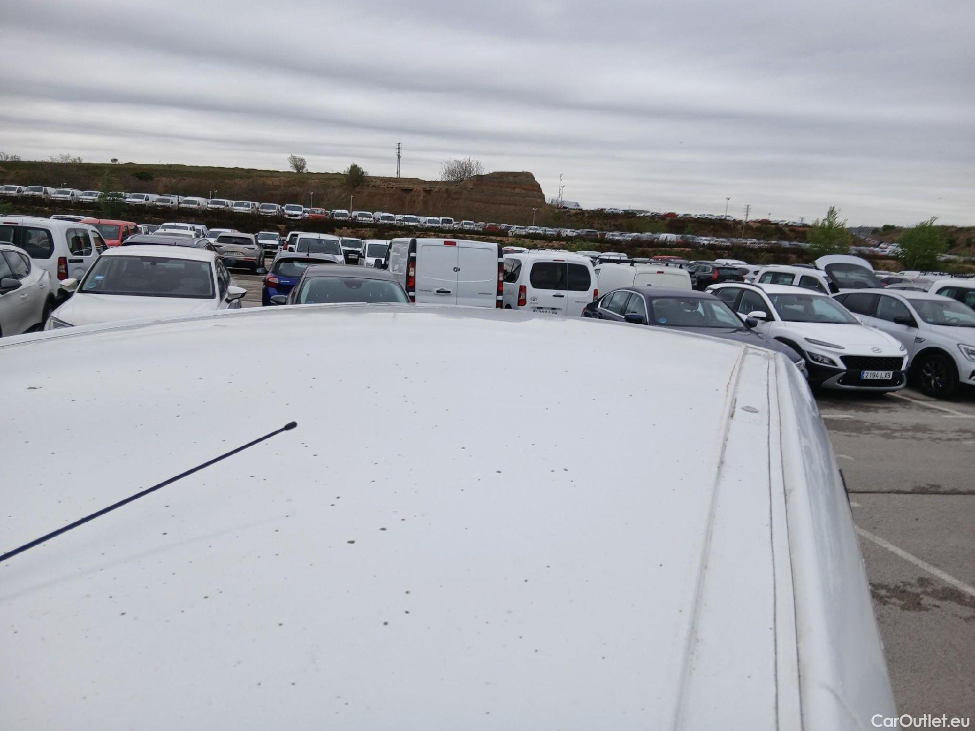  Peugeot  Partner PEUGEOT  / 2015 / 4P / combi TEPEE Access 1.6i 16v 72KW (98CV) #16