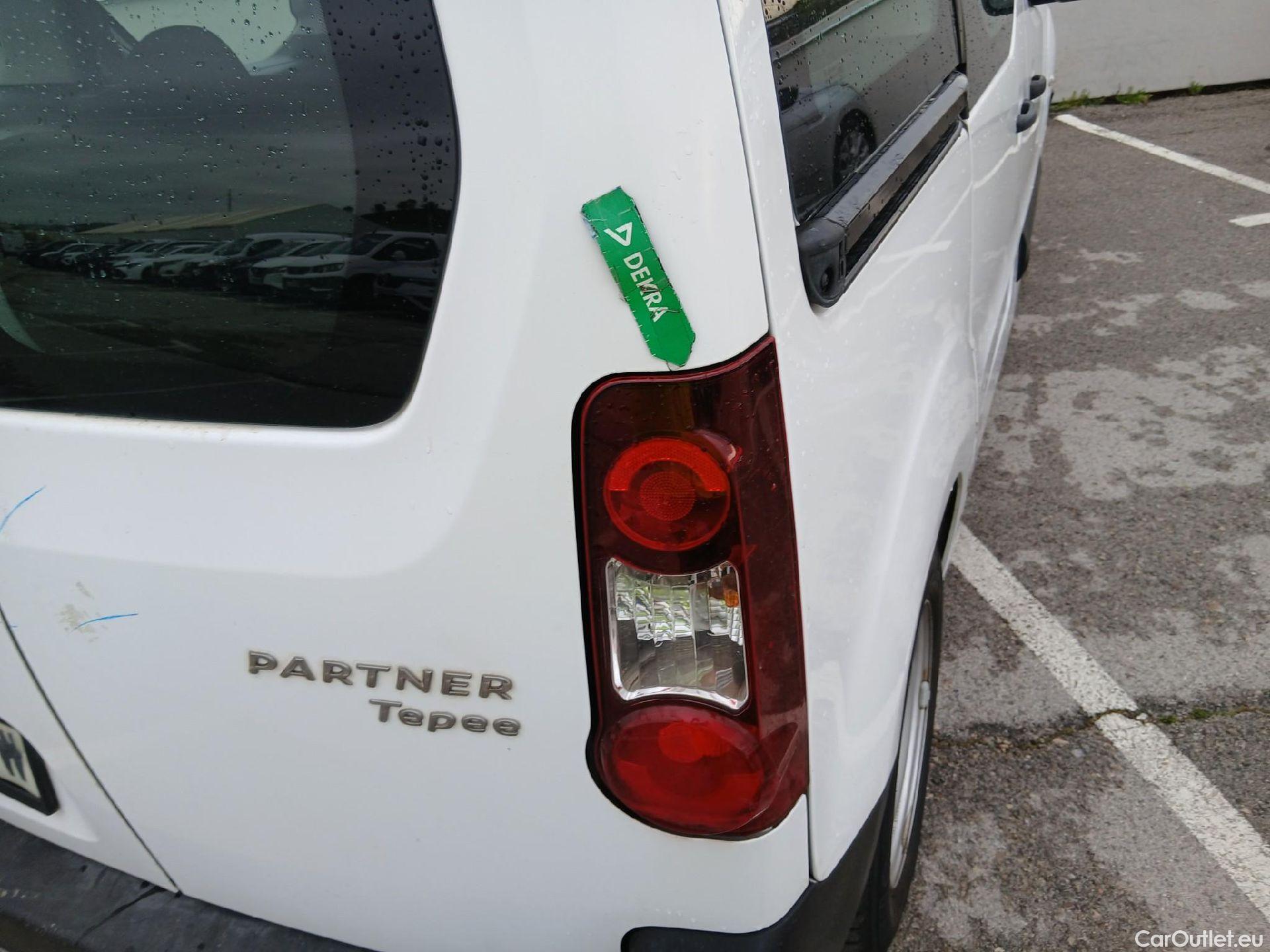  Peugeot  Partner PEUGEOT  / 2015 / 4P / combi TEPEE Access 1.6i 16v 72KW (98CV) #30