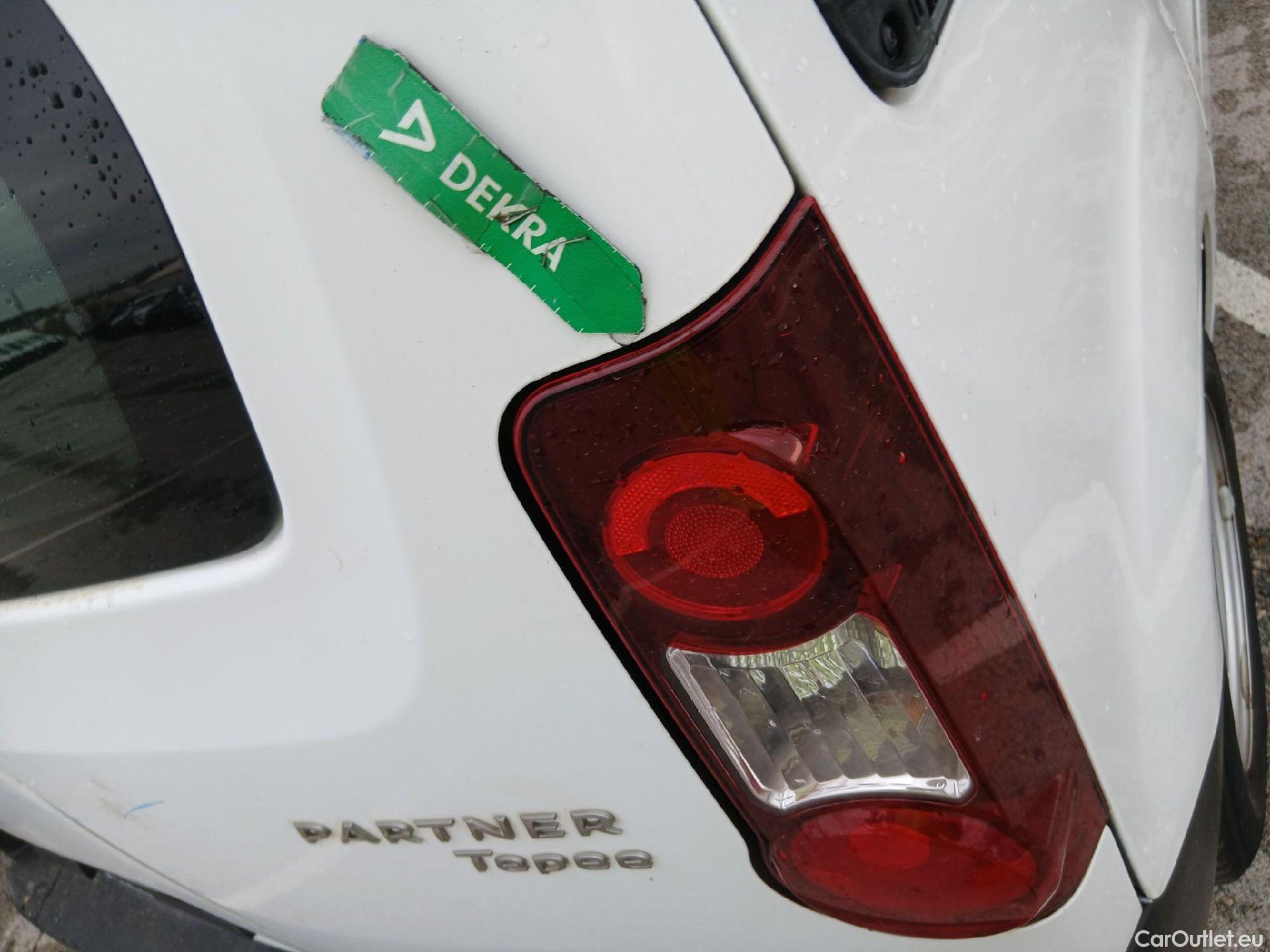  Peugeot  Partner PEUGEOT  / 2015 / 4P / combi TEPEE Access 1.6i 16v 72KW (98CV) #29