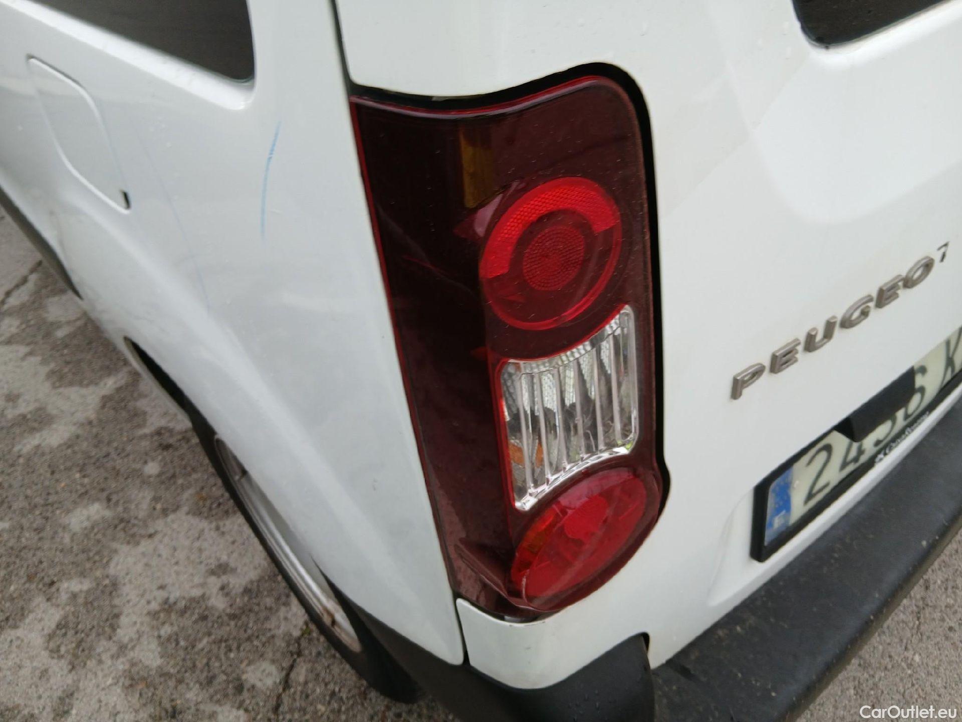  Peugeot  Partner PEUGEOT  / 2015 / 4P / combi TEPEE Access 1.6i 16v 72KW (98CV) #20