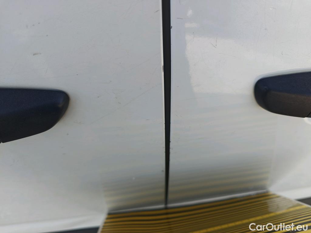  Opel  Combo OPEL  / 2018 / 3P / furgón derivado de turismo 1.6 TD S/S 74kW (100CV) Express L H1 650 #17