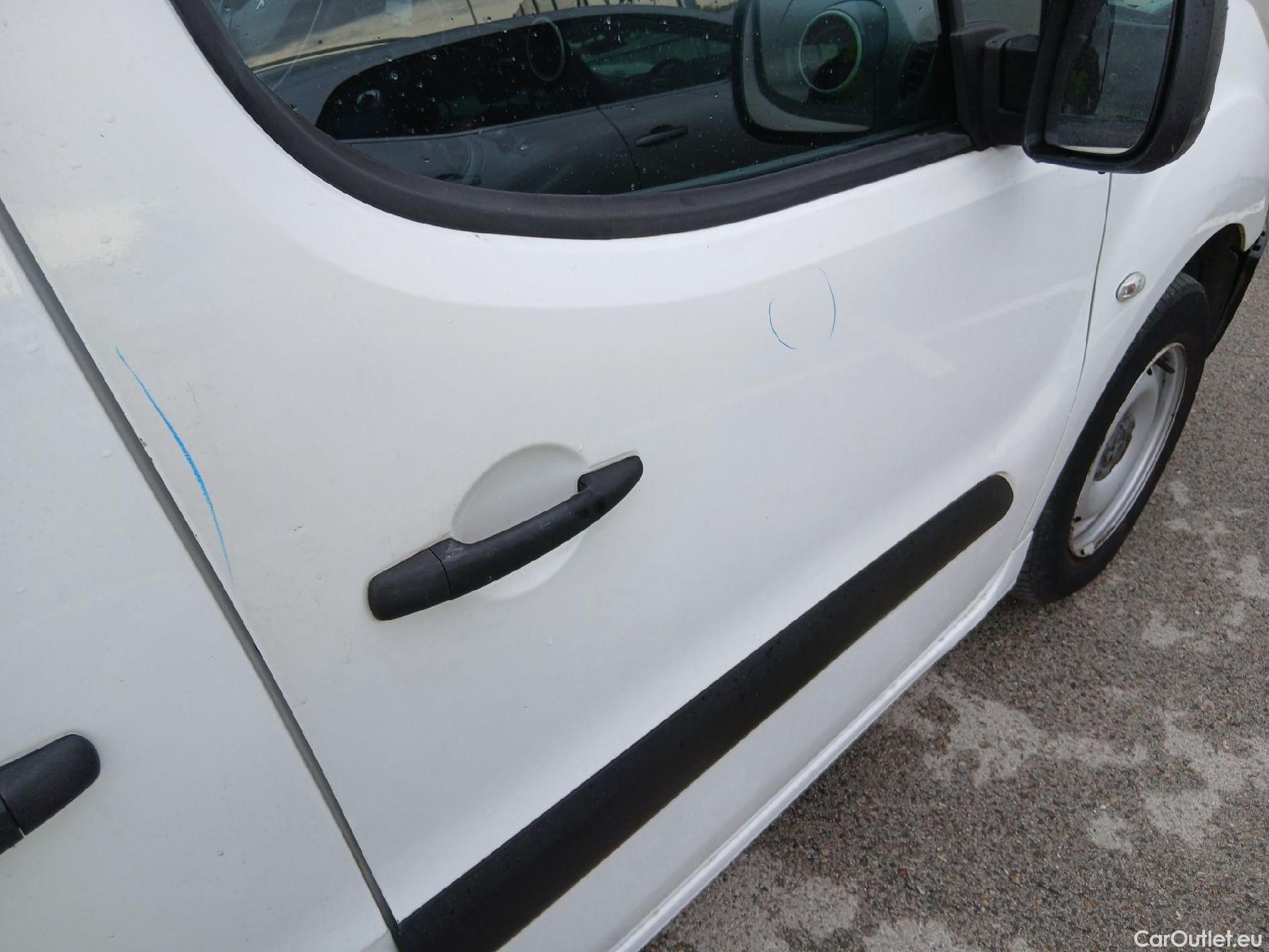  Peugeot  Partner PEUGEOT  / 2015 / 4P / combi TEPEE Access 1.6i 16v 72KW (98CV) #44