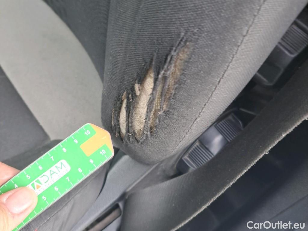  Fiat  Fiorino FIAT  / 2016 / 4P / furgón derivado de turismo Cargo SX N1 1.3 MJet 70 kW (95 CV) #5