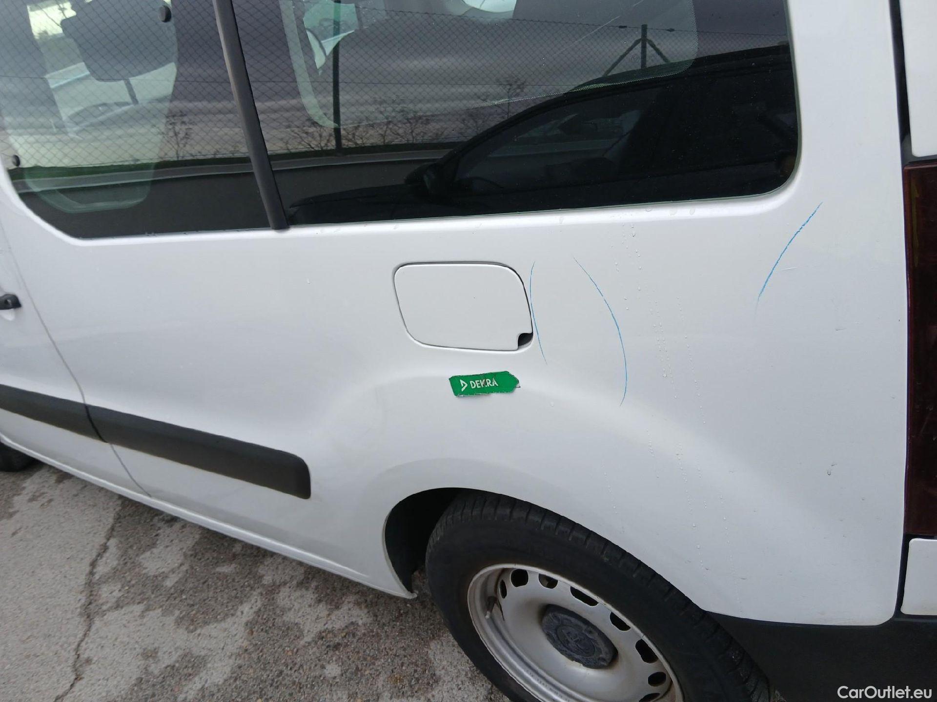  Peugeot  Partner PEUGEOT  / 2015 / 4P / combi TEPEE Access 1.6i 16v 72KW (98CV) #17