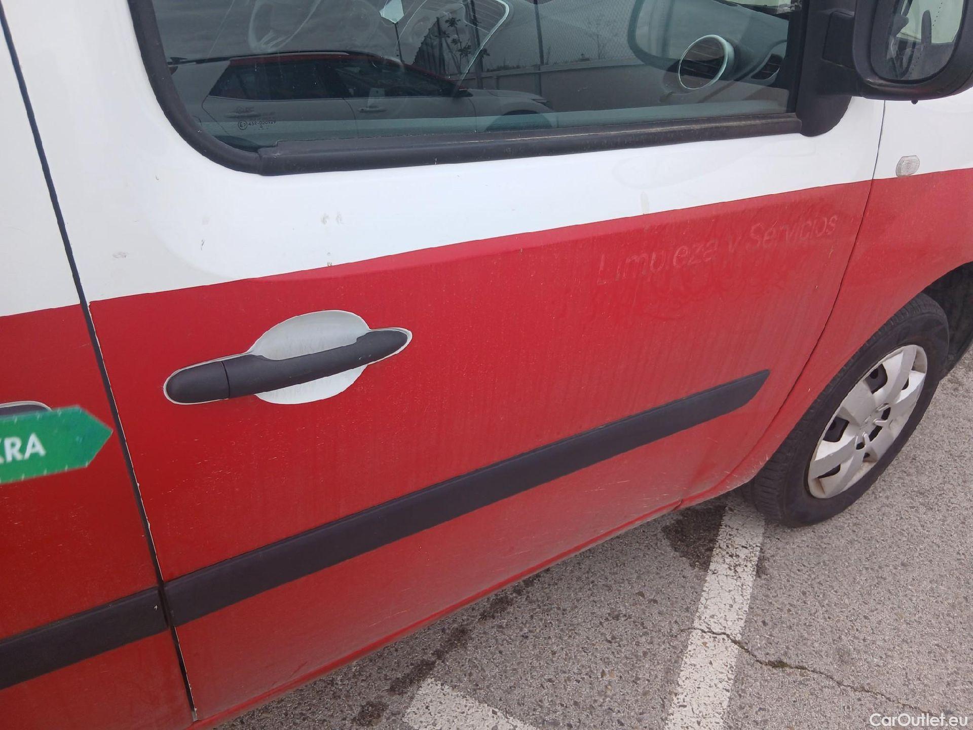  Renault  Kangoo RENAULT  Z.E./2013/3P/furgón derivado de turismo Z.E. #46