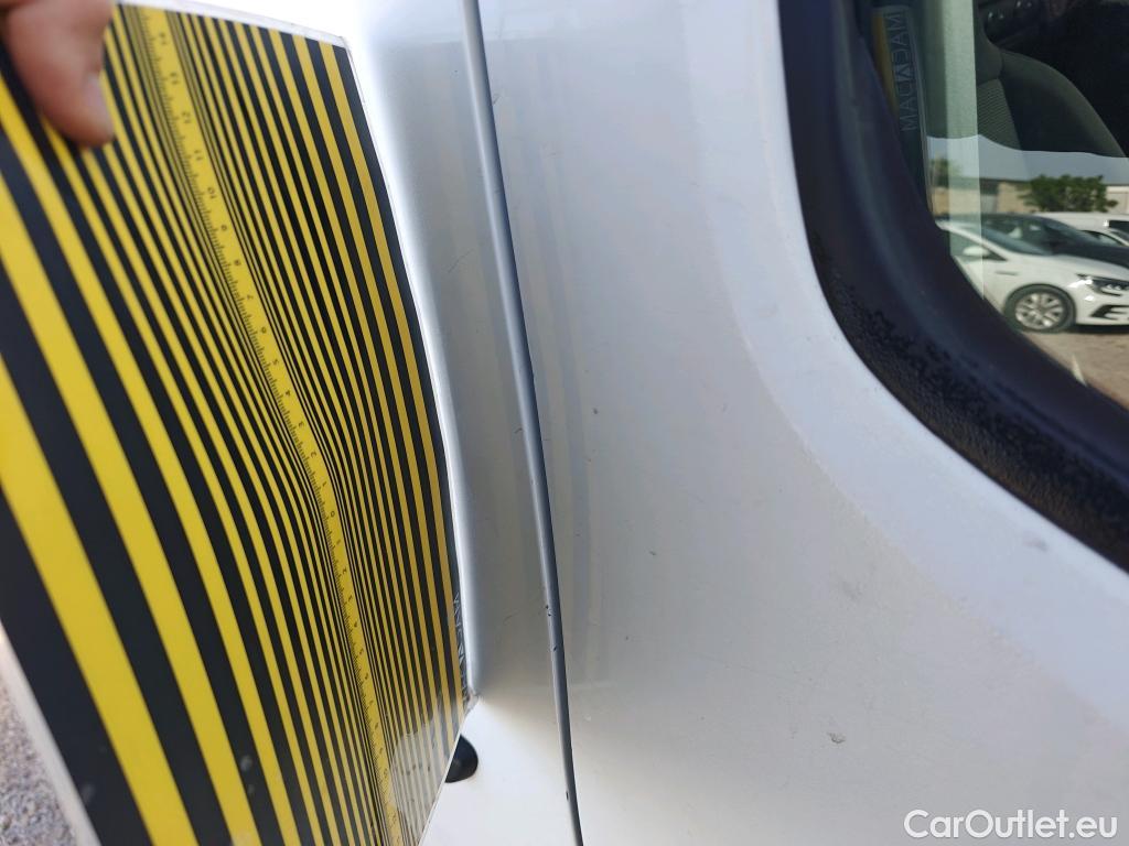  Opel  Combo OPEL  / 2018 / 3P / furgón derivado de turismo 1.6 TD S/S 74kW (100CV) Express L H1 650 #18