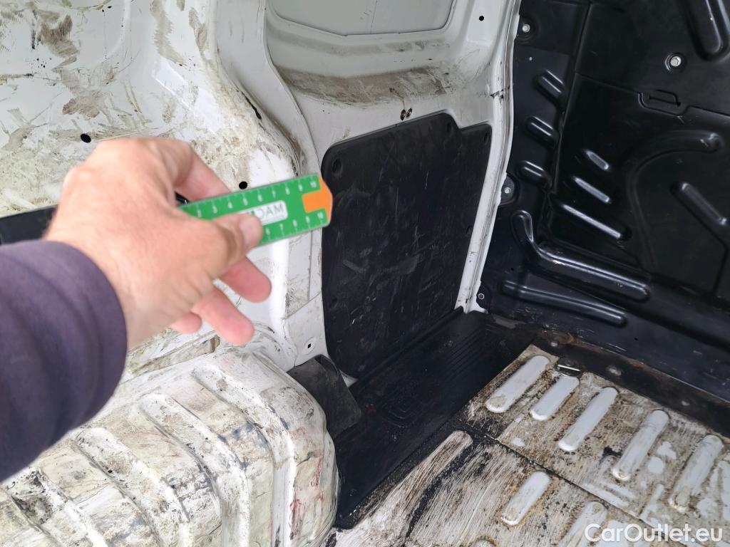  Fiat  Fiorino FIAT  / 2016 / 4P / furgón derivado de turismo Cargo SX N1 1.3 MJet 70 kW (95 CV) #54