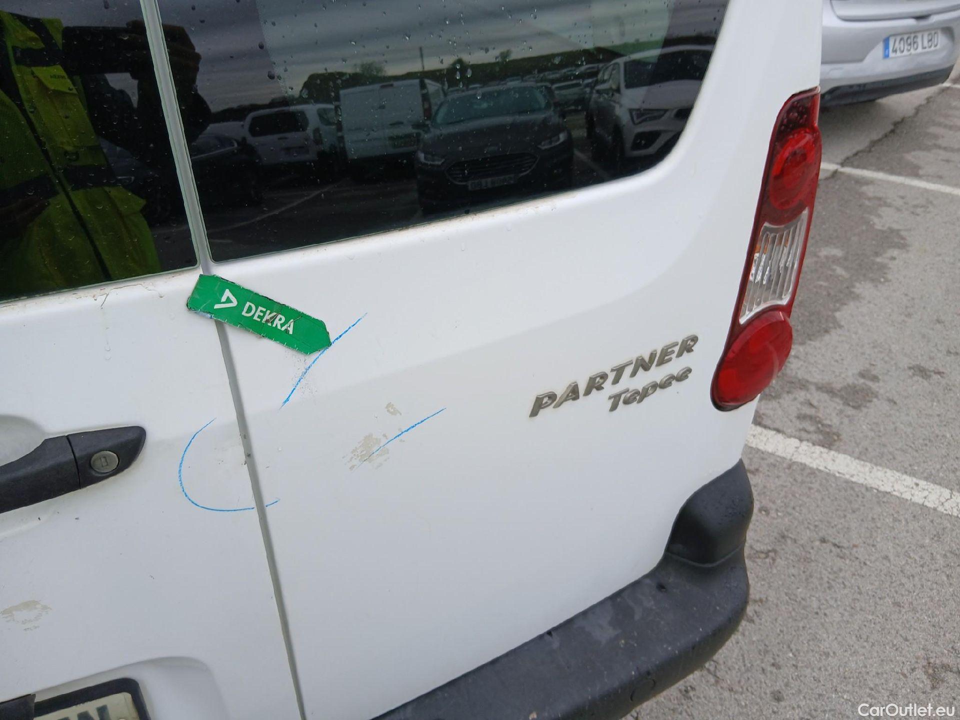  Peugeot  Partner PEUGEOT  / 2015 / 4P / combi TEPEE Access 1.6i 16v 72KW (98CV) #28