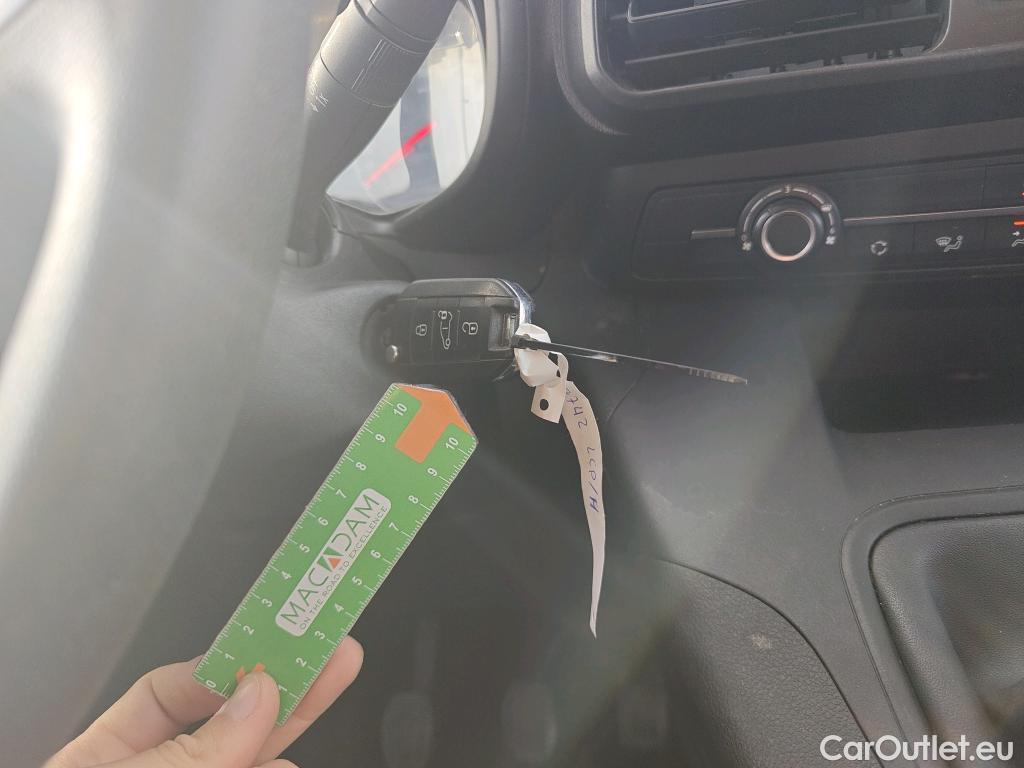  Opel  Combo OPEL  / 2018 / 3P / furgón derivado de turismo 1.6 TD S/S 74kW (100CV) Express L H1 650 #2