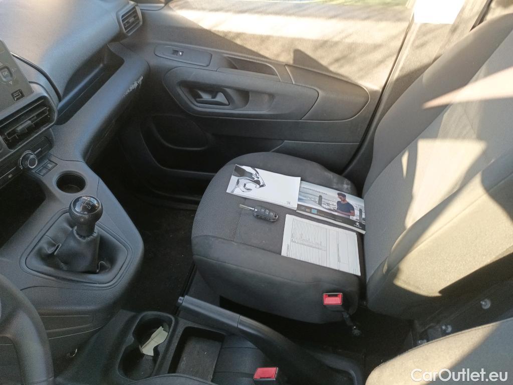  Peugeot  Partner PEUGEOT  / 2018 / 3P / furgón derivado de turismo Pro Standard 600kg BlueHDi 73kW (AC) #26