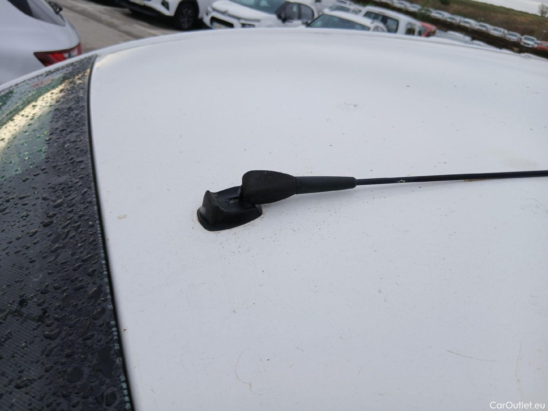  Peugeot  Partner PEUGEOT  / 2015 / 4P / combi TEPEE Access 1.6i 16v 72KW (98CV) #14