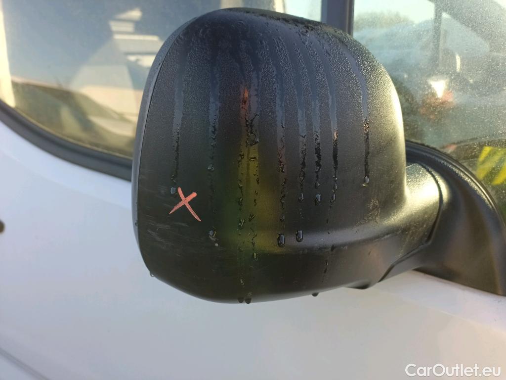  Peugeot  Partner PEUGEOT  / 2018 / 3P / furgón derivado de turismo Pro Standard 600kg BlueHDi 73kW (AC) #50