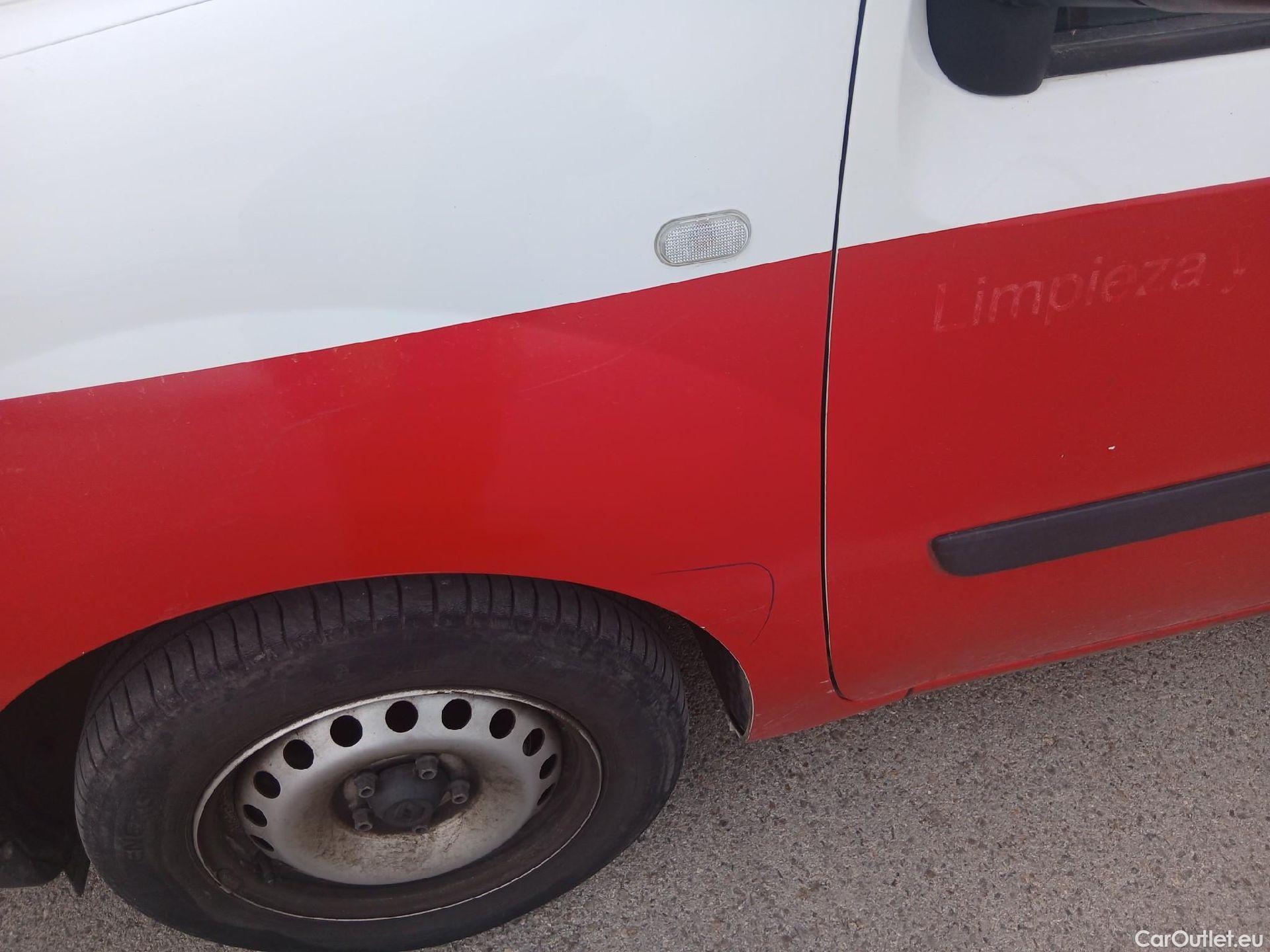  Renault  Kangoo RENAULT  Furgón/2013/3P/furgón derivado de turismo Profesional Blue dCi 70kW (95CV) #20