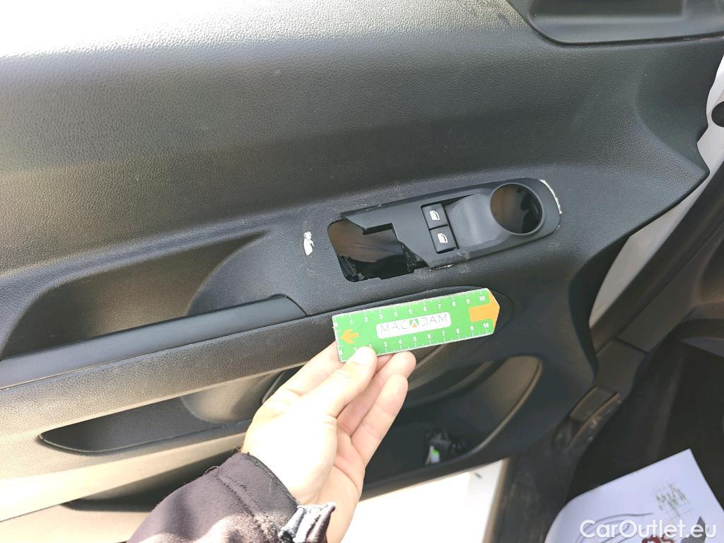  Opel  Combo OPEL  / 2018 / 3P / furgón derivado de turismo 1.6 TD S/S 74kW (100CV) Express L H1 650 #52