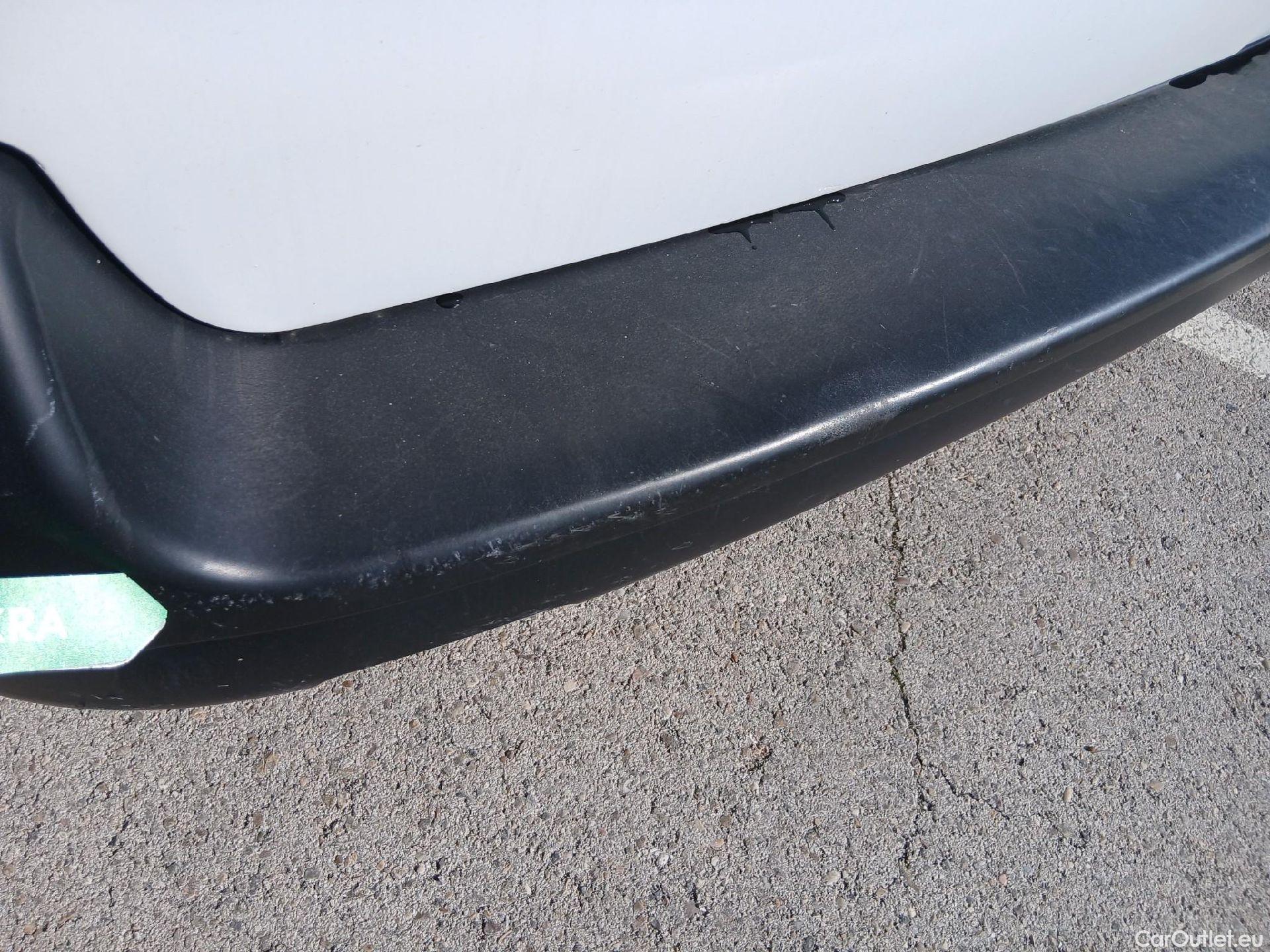  Opel  Vivaro OPEL  / 2019 / 4P / furgón 1.5 Diésel 74kW (100CV) M Std Express #32