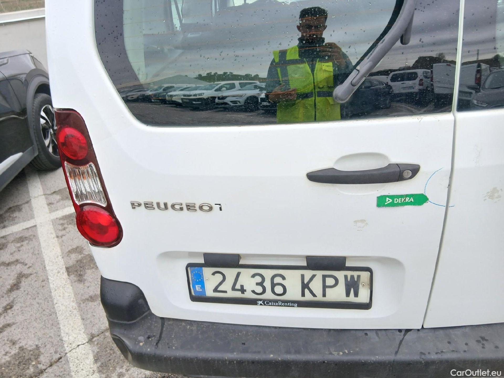  Peugeot  Partner PEUGEOT  / 2015 / 4P / combi TEPEE Access 1.6i 16v 72KW (98CV) #22