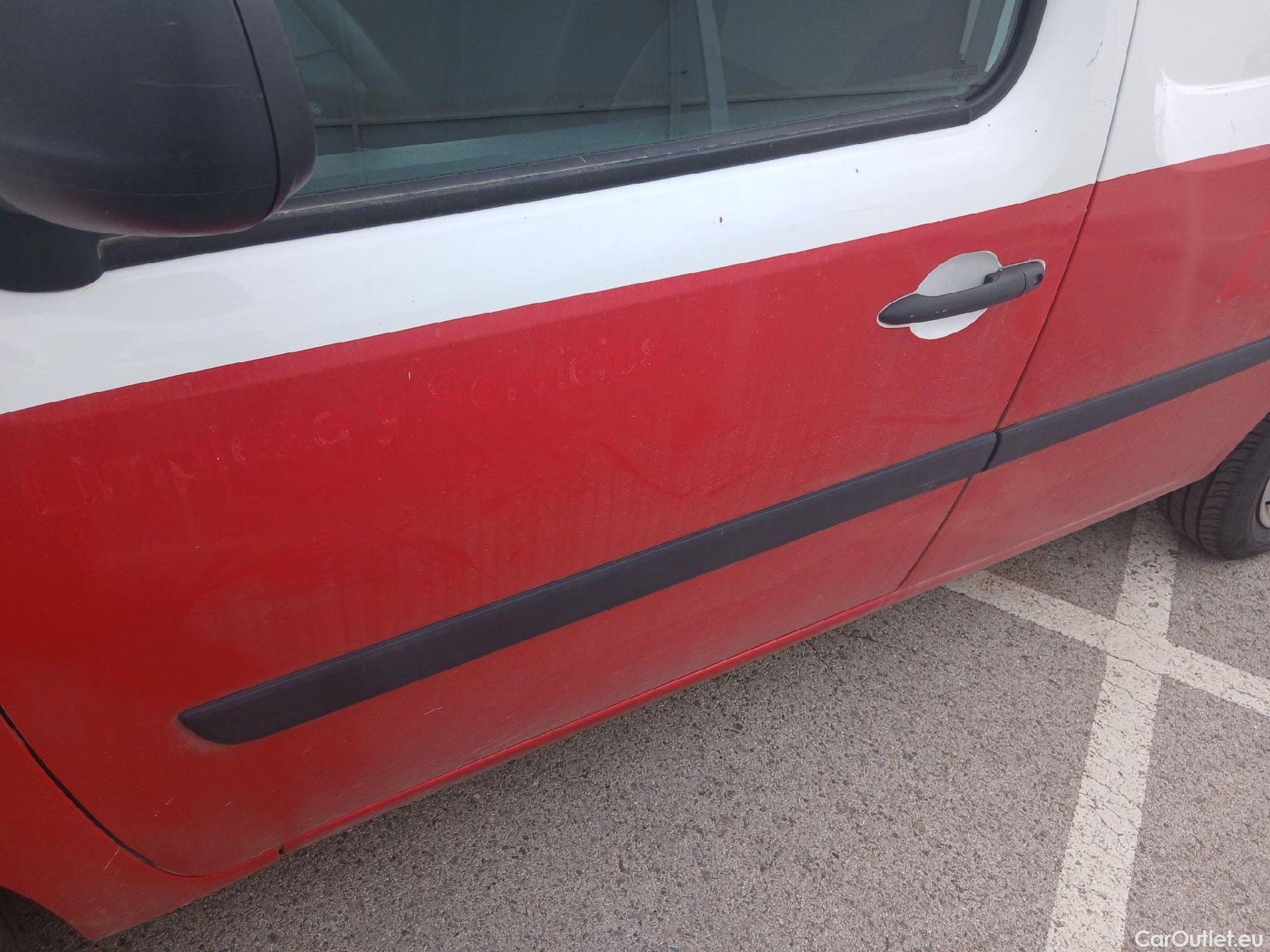  Renault  Kangoo RENAULT  Z.E./2013/3P/furgón derivado de turismo Z.E. #27