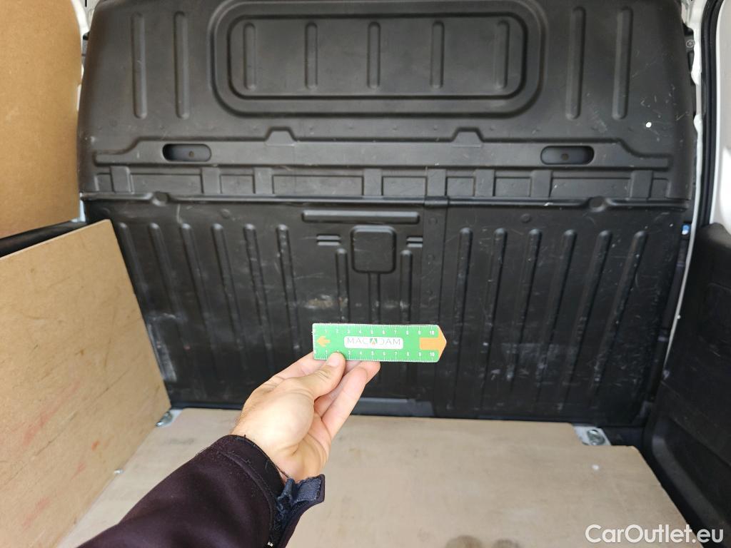  Opel  Combo OPEL  / 2018 / 3P / furgón derivado de turismo 1.6 TD S/S 74kW (100CV) Express L H1 650 #40