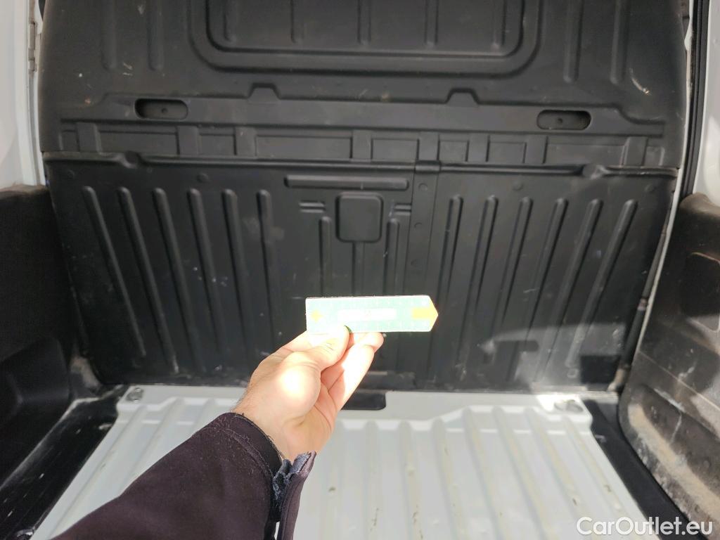  Opel  Combo OPEL  / 2018 / 3P / furgón derivado de turismo 1.5 TD 75kW (100CV) Express L H1 650kg (AC) #19