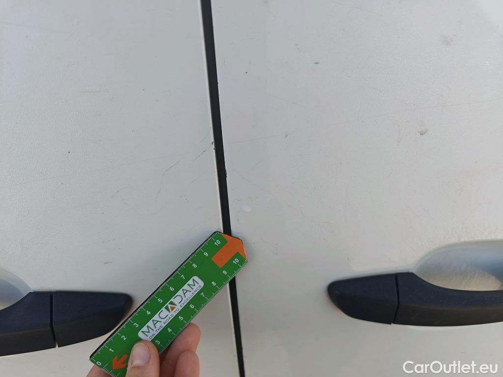  Opel  Combo OPEL  / 2018 / 3P / furgón derivado de turismo 1.6 TD S/S 74kW (100CV) Express L H1 650 #19