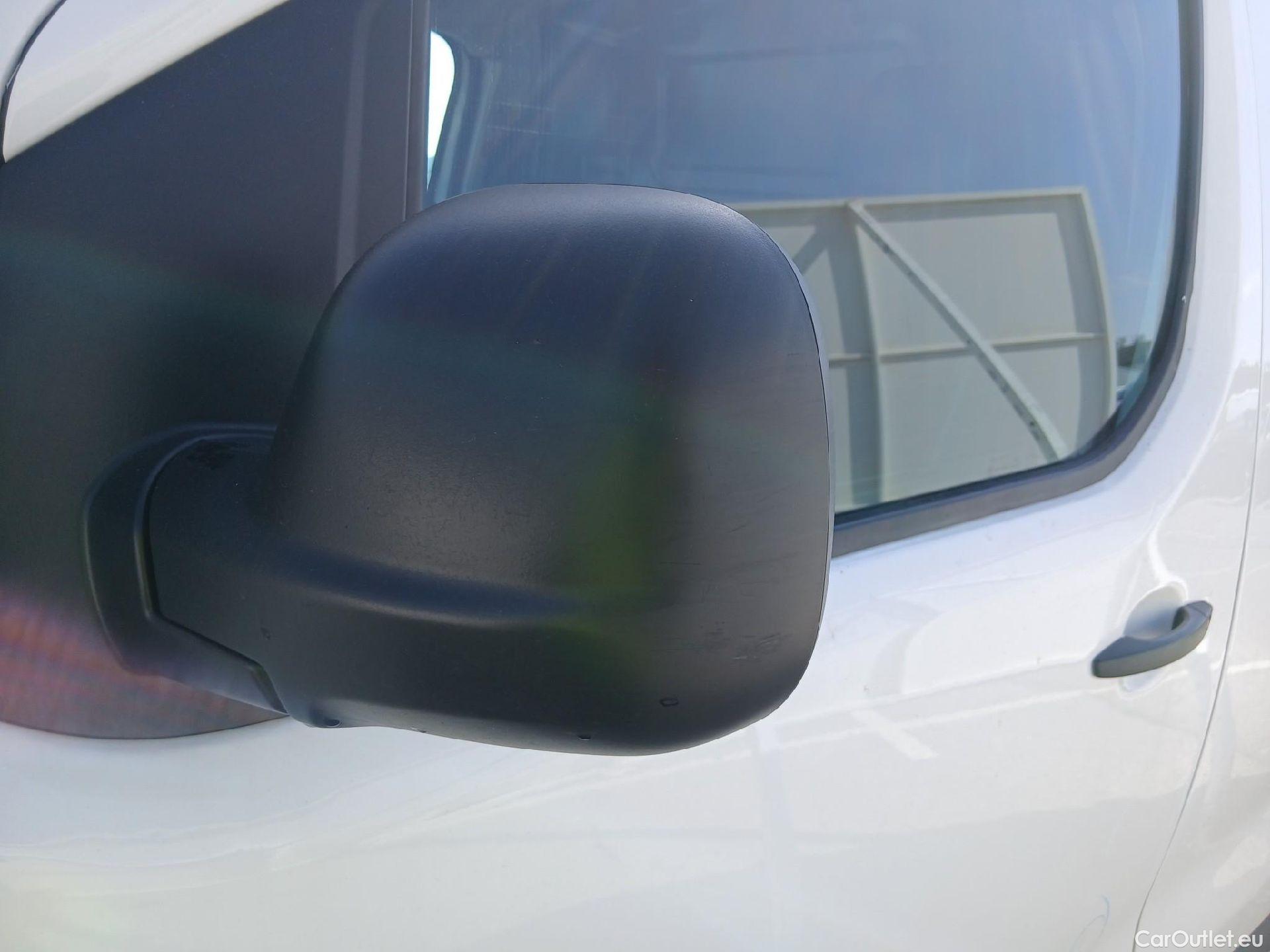  Opel  Vivaro OPEL  / 2019 / 4P / furgón 1.5 Diésel 74kW (100CV) M Std Express #29