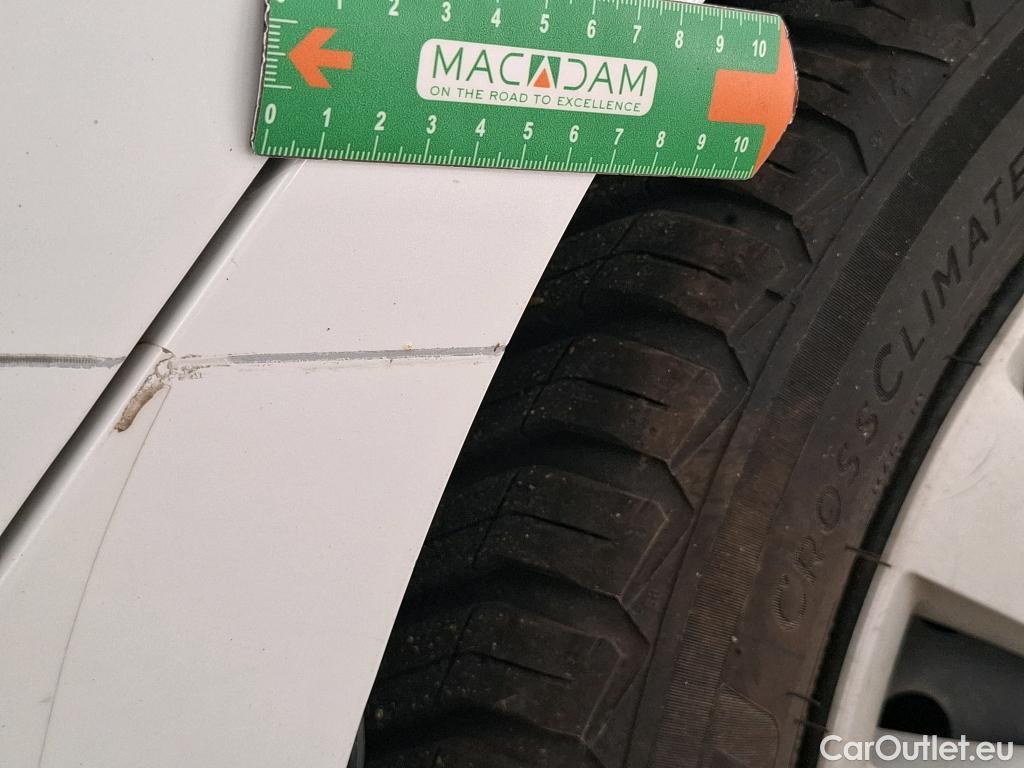  Nissan  Micra NISSAN  / 2016 / 5P / Berline IG-T 100 Xtronic Business Edition #32