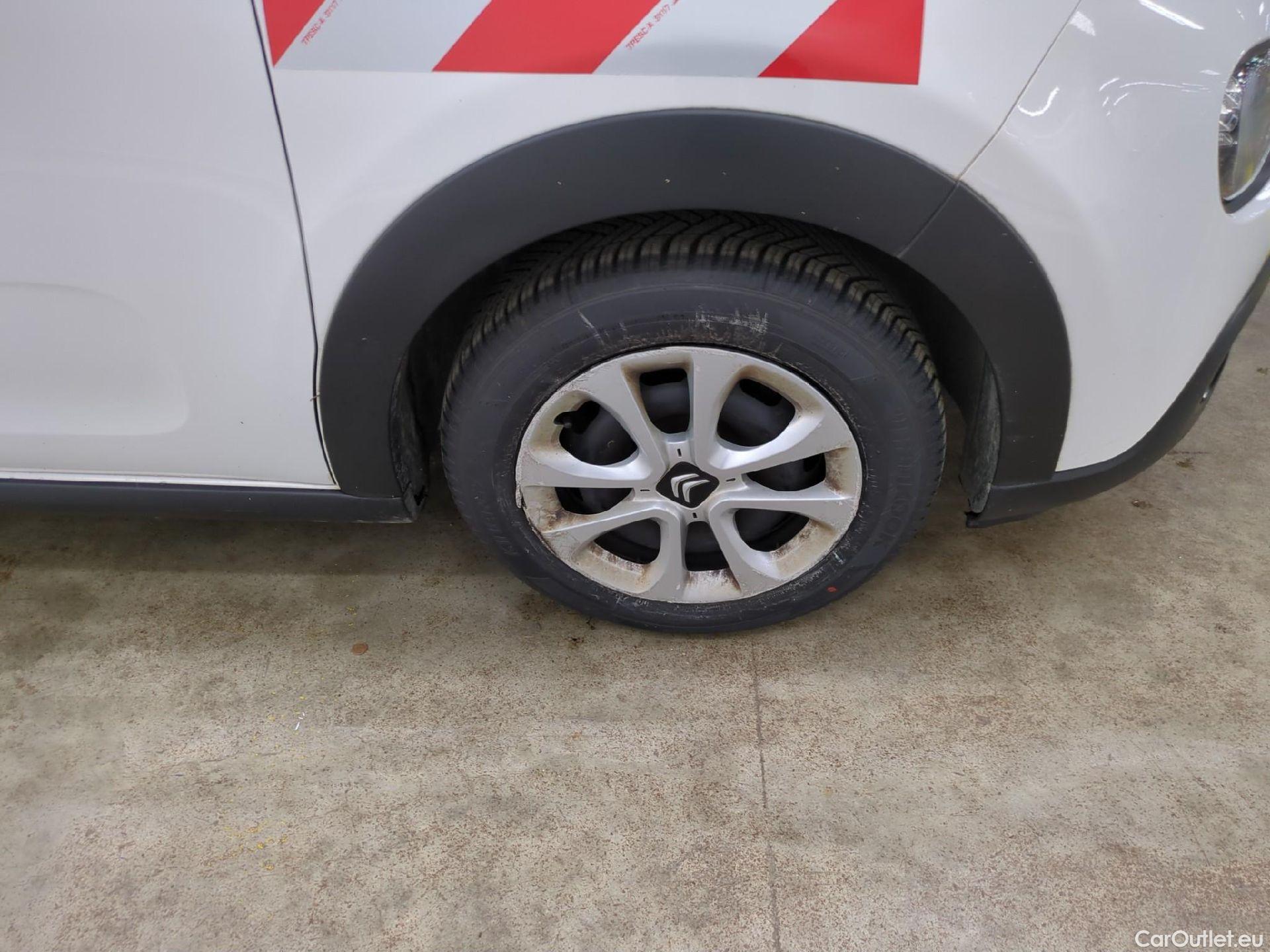  Citroen  C3  Société Feel 1.5 BlueHDI 100CV BVM5 E6dT #1