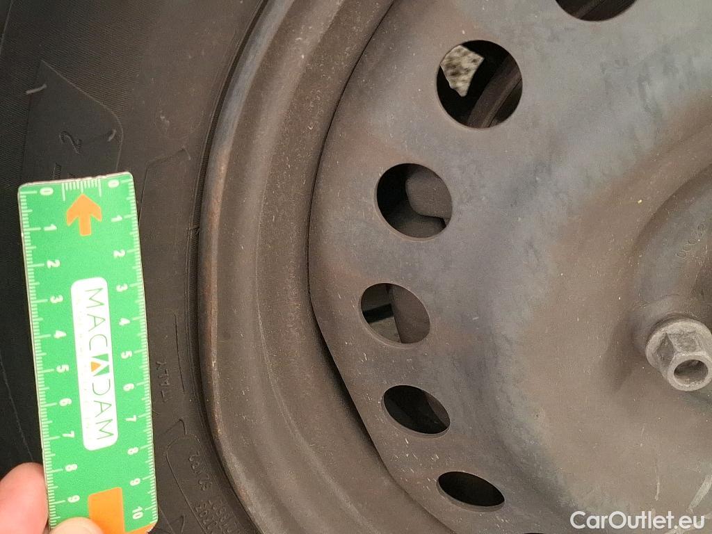  Nissan  Micra NISSAN  / 2016 / 5P / Berline IG-T 100 Xtronic Business Edition #23