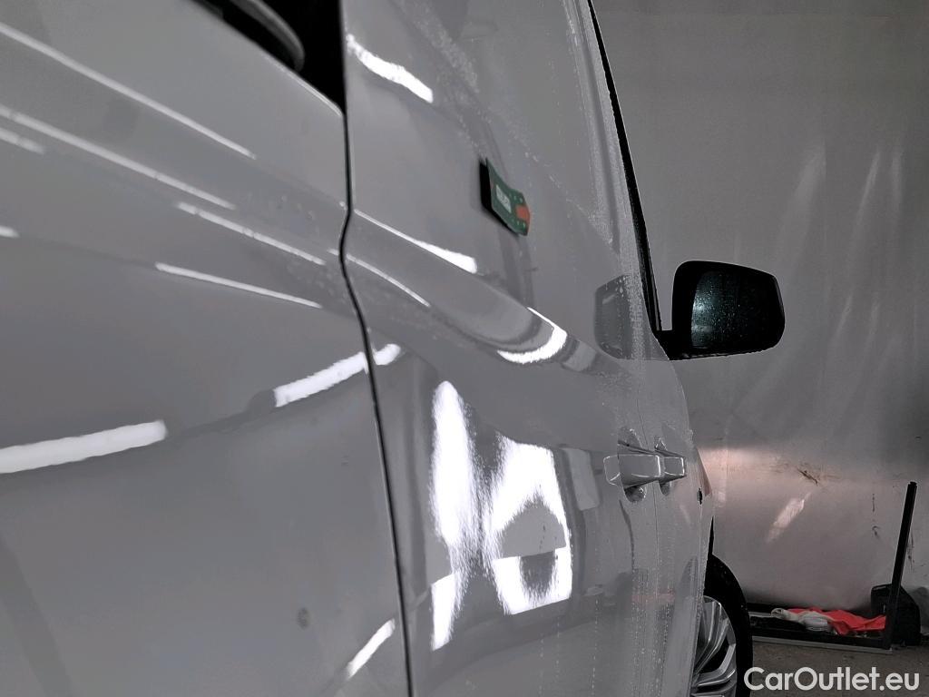  Volkswagen  Caddy VOLKSWAGEN  Cargo / 2021 / 4P / Fourgonnette 1.5 TGI 131ch Maxi Business #10