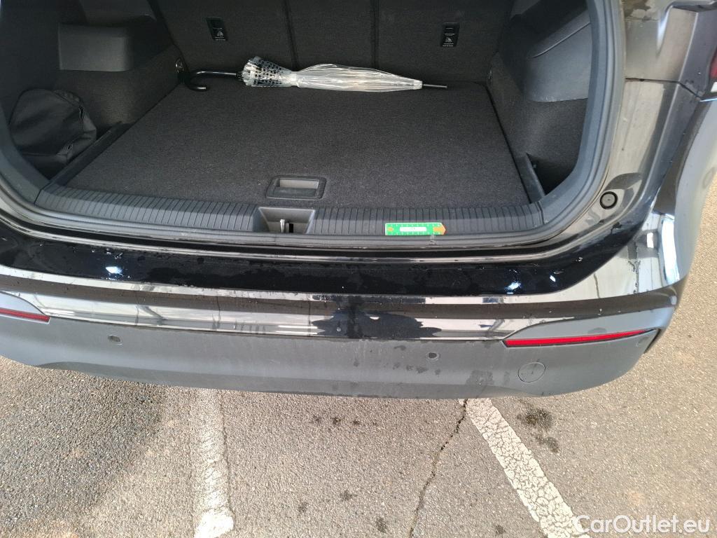  Volkswagen  Tiguan VOLKSWAGEN  / 2023 / 5P / SUV 2.0 TDI 150 DSG7 LIFE PLUS #1