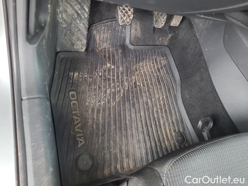  Skoda  Octavia  Combi (NX3)(2020) Oct.Combi 2.0TDI 85 Ambition #8