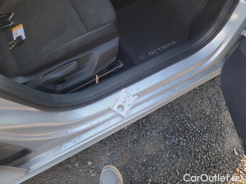  Skoda  Octavia  Combi (NX3)(2020) Oct.Combi 2.0TDI 85 Ambition #45