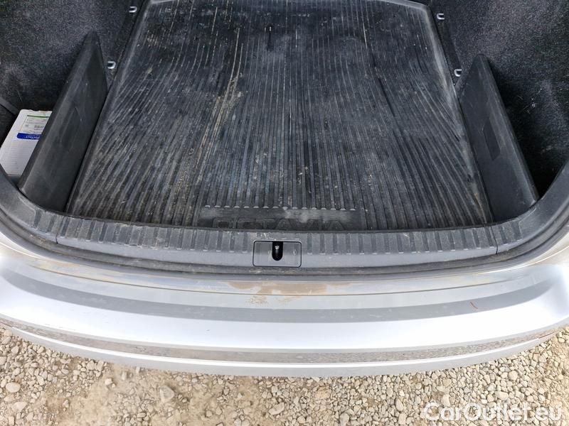  Skoda  Octavia  Combi (NX3)(2020) Oct.Combi 2.0TDI 85 Ambition #8