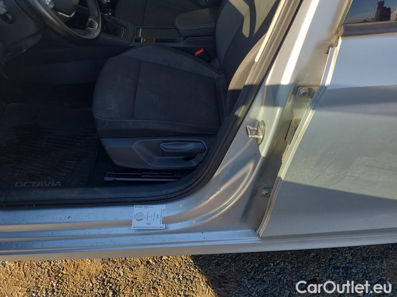  Skoda  Octavia  Combi (NX3)(2020) Oct.Combi 2.0TDI 85 Ambition #9