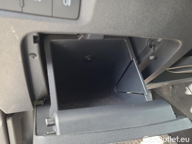  Skoda  Octavia  Combi (NX3)(2020) Oct.Combi 2.0TDI 85 Ambition #8