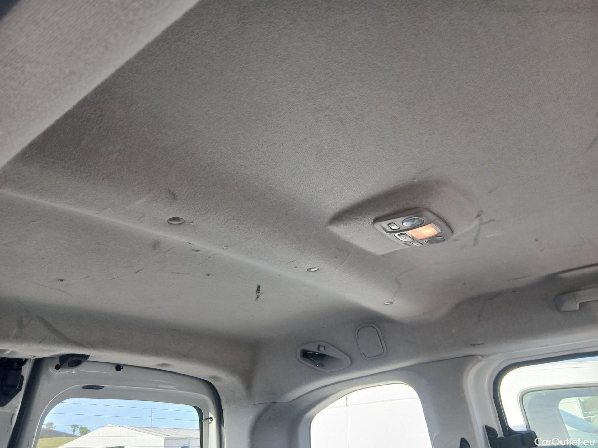  Peugeot  RIFTER PEUGEOT  / 2018 / 4P / combi Active Standard BlueHDi 73kW (IND) #17