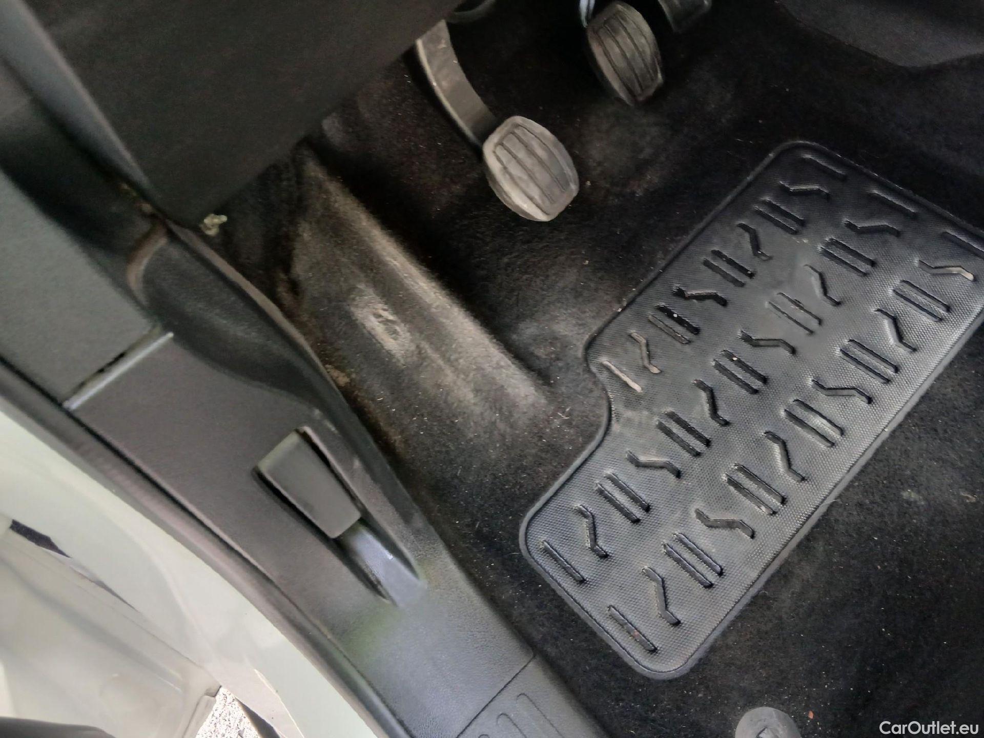  Peugeot  RIFTER PEUGEOT  / 2018 / 4P / combi Active Standard BlueHDi 73kW (IND) #29