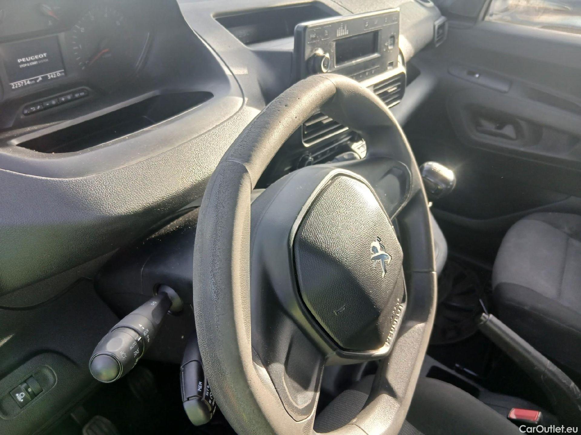  Peugeot  RIFTER PEUGEOT  / 2018 / 4P / combi Active Standard BlueHDi 73kW (IND) #31