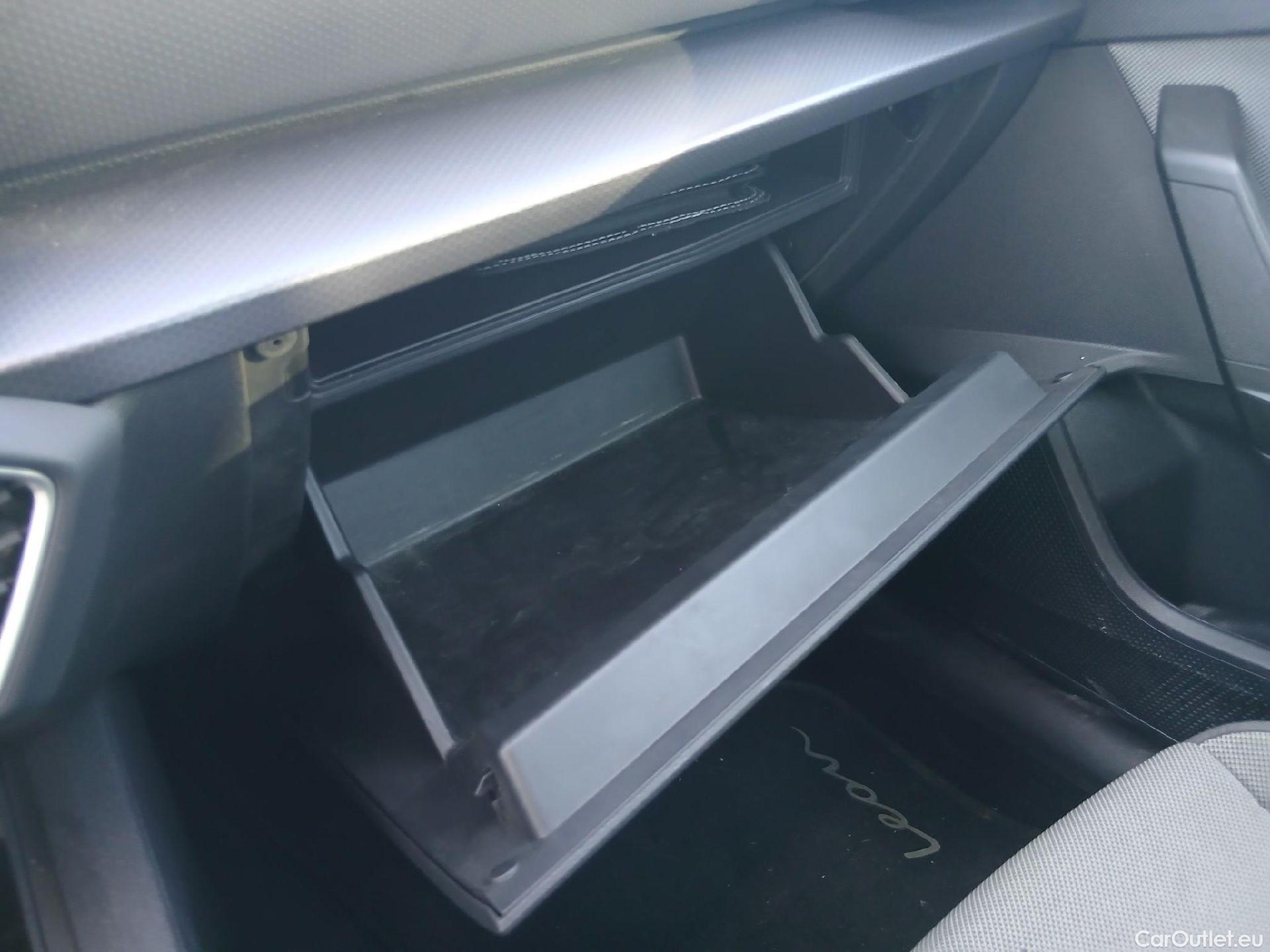  Seat  Leon SEAT Nuevo León / 2020 / 5P / familiar SP 1.0 TSI 81kW S&S Style XL(SP) #1