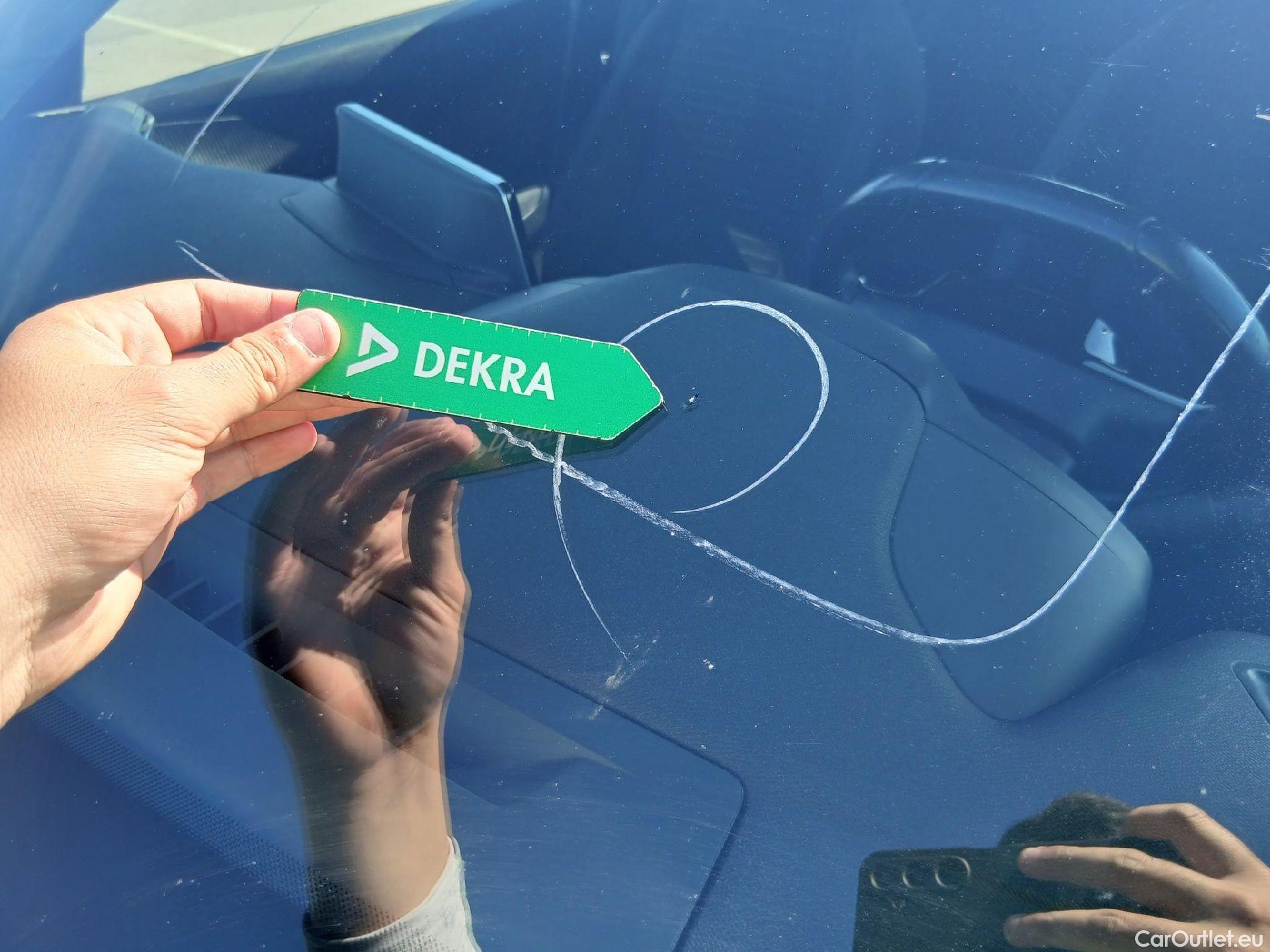  Peugeot  2008 PEUGEOT  / 2019 / 5P / todoterreno Active BlueHDI 81kW (110CV) #28