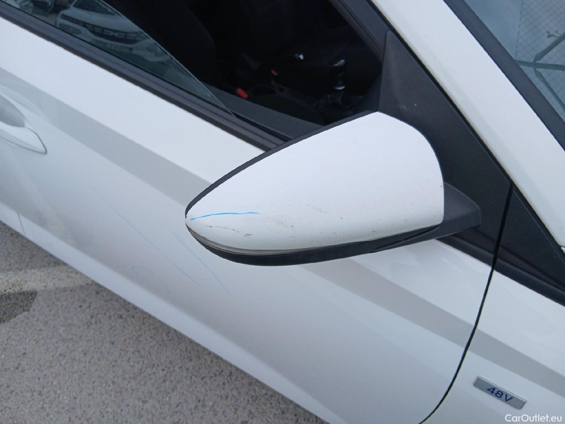  Hyundai  i20 HYUNDAI  / 2020 / 5P / berlina con portón 1.0 TGDI 74kW (100CV) 48V Essence #40