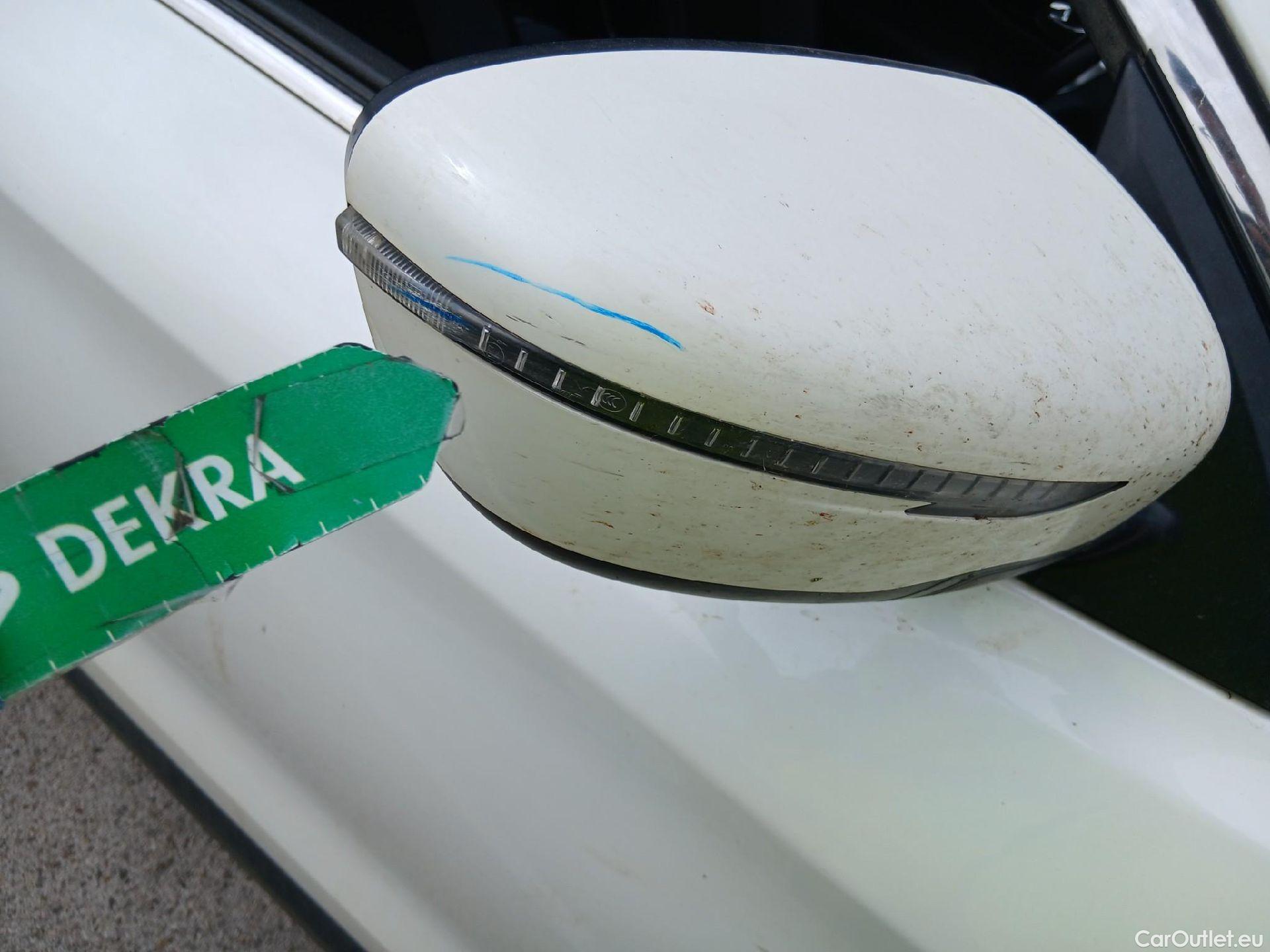  Nissan  Qashqai NISSAN  / 2017 / 5P / todoterreno DIG-T 103 kW (140 CV) E6D ACENTA #44