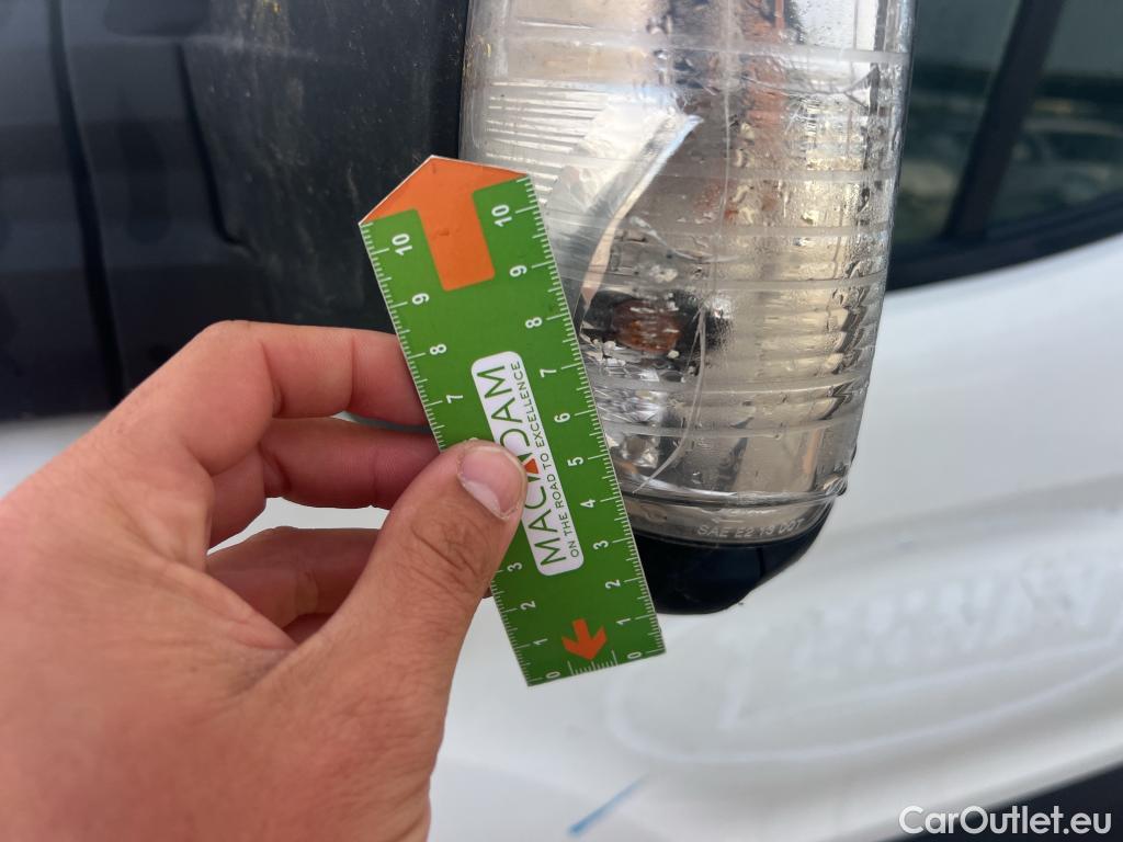  Ford  Transit FORD  / 2013 / 4P / furgón 350 96kW L2H2 Van Trend FWD #34