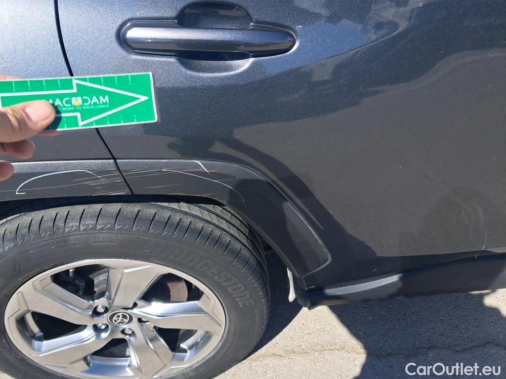  Toyota  RAV4 TOYOTA  / 2018 / 5P / todoterreno 2.5l 220H Advance #37